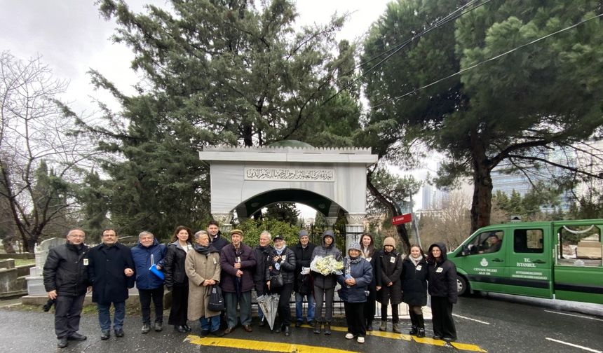 İstanbul - Safiye Ayla Targan mezarı başında anıldı