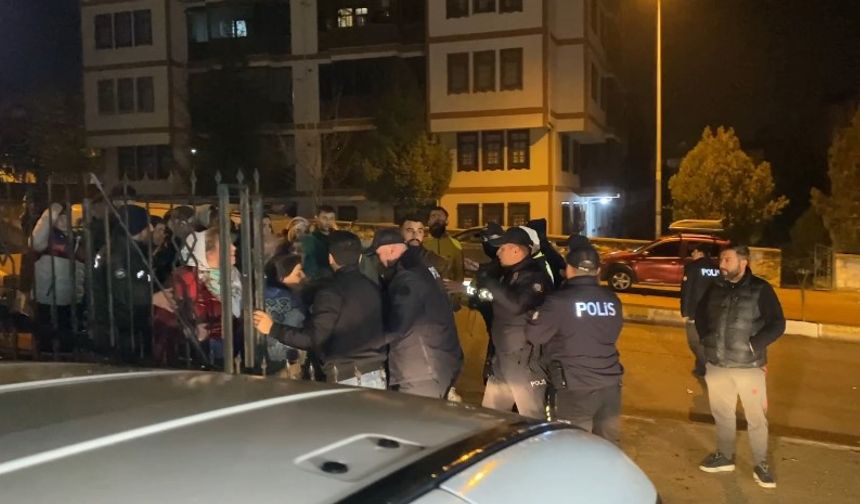 Karabük'te kuyumcu soyguncuları adliyeye sevk edildi (2)