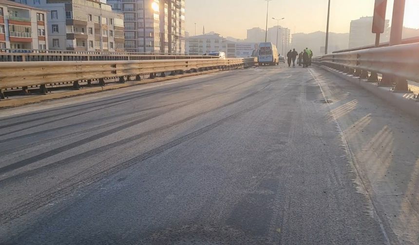 Kırıkkale'de buzlanma nedeniyle kaza: 6 yaralı