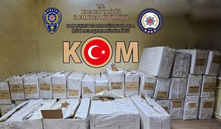 Kocaeli'de durdurulan TIR'da 170 bin adet gümrük kaçağı güneş gözlüğü ele geçirildi