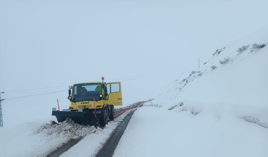 Siirt’te 32 köy yolu kardan ulaşıma kapandı