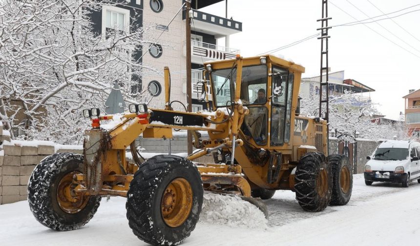 Van'da kardan kapanan 463 mahalle ve mezra yolu ulaşıma açıldı