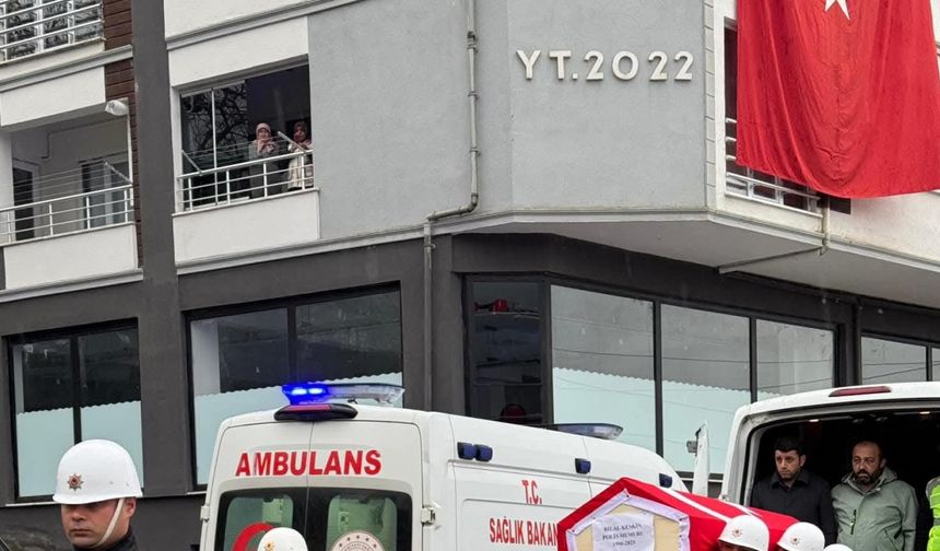 Yeni doğan bebeğine anne sütü götürürken kazada ölen polis toprağa verildi