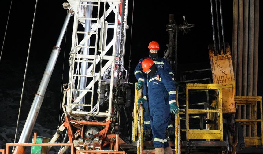 Yeni yılın ilk petrol sondaj kuyusu Şırnak’ta açıldı / Ek Fotoğraf