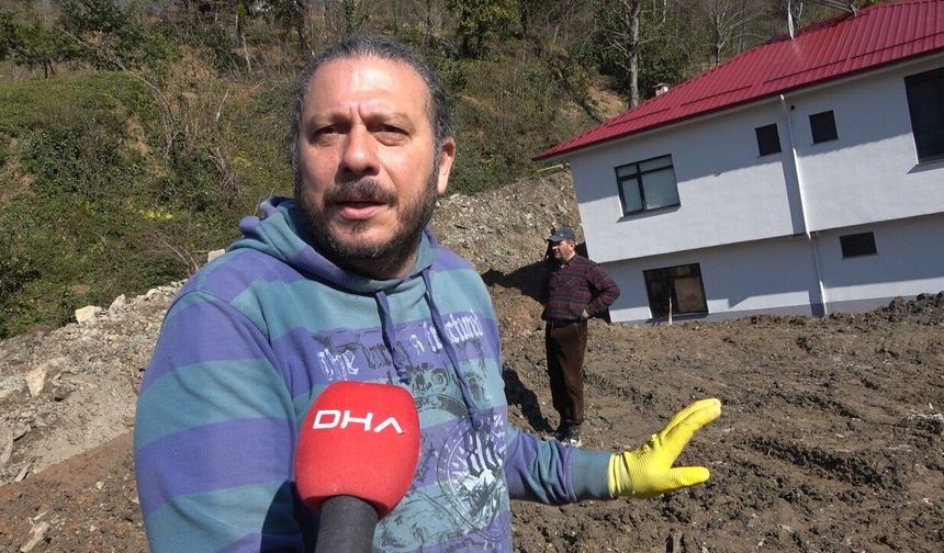 Heyelanda sürüklenen 2 katlı evin sahibi: Çatlak dahi yok