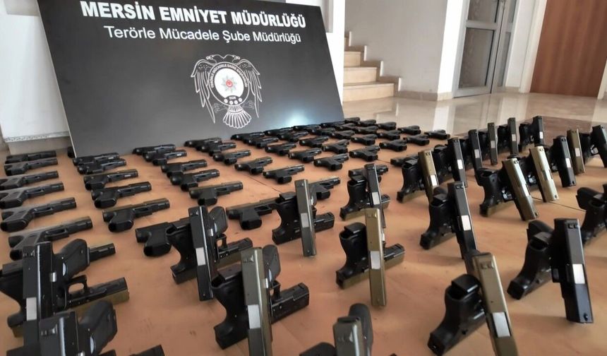 Mersin'de 353 tabanca ele geçirildi: 3 gözaltı / Ek fotoğraflar