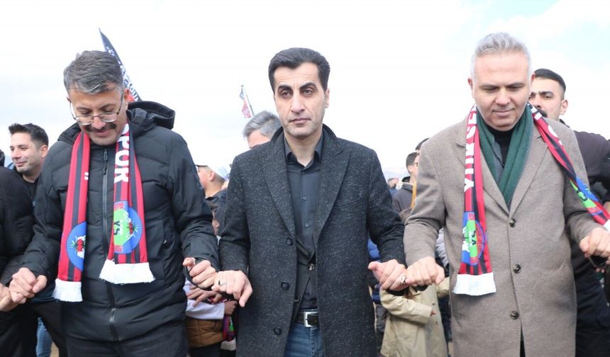 Yüksekova Kadın Futbol Takımı, final maçında Dudullu Spor'u 1-0 yenerek Süper Lig'e yükseldi