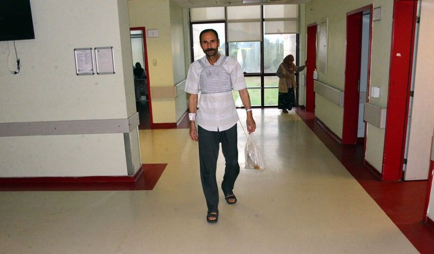 Aort damarı genişleyen hasta, 6 saat süren operasyonla sağlığına kavuştu