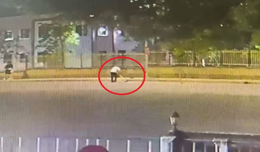Aracını durdurup yol kenarındaki dubayı çaldı