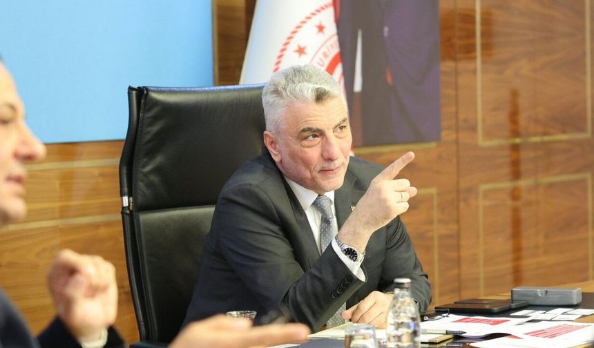 Bakan Bolat, Türkiye Giyim Sanayicileri Derneği temsilcileriyle bir araya geldi