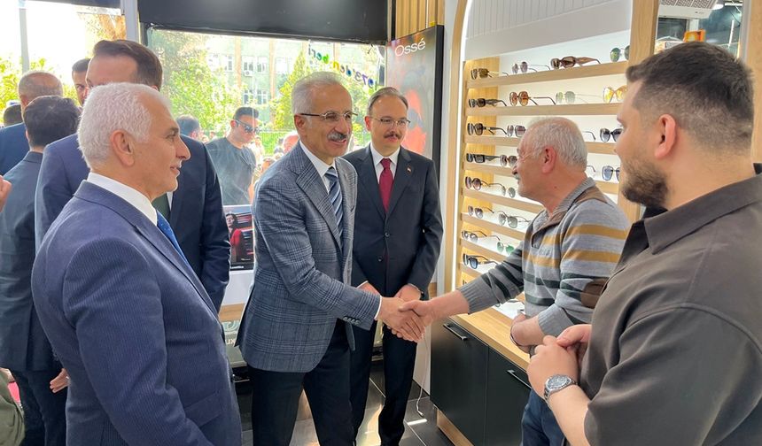 Bakan Uraloğlu: Siirt-Kurtalan yeni demir yolu projesini yatırım programına aldık (2)