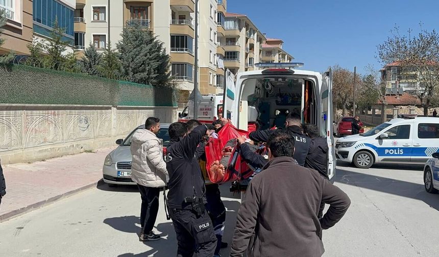 Eşini bıçaklayıp, intihara kalkıştı