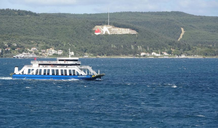 Gökçeada ve Bozcaada ilçelerine 2 gündür feribot seferi yapılamıyor