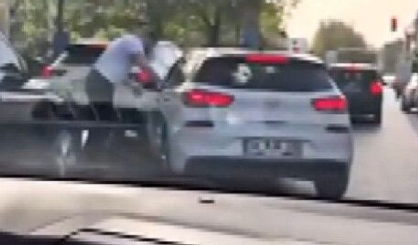 İstanbul - Ataşehir'de trafik kavgası: Aracı kavga ettiği kişinin üzerine sürmeye çalıştı