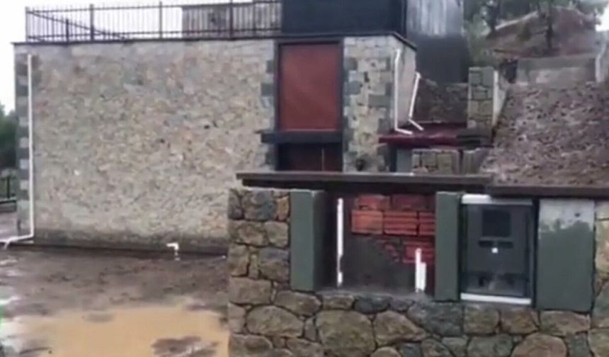 Jandarma ekipleri, İmamoğlu'nun babasına ait evde arama yaptı