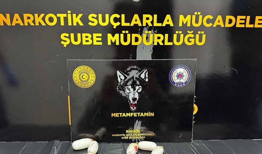 Midelerinde uyuşturucu çıkan 2 şüpheli, tutuklandı