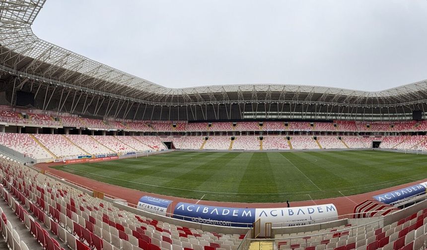 Sivas 4 Eylül Stadı Sivasspor-Fenerbahçe maçına hazırlanıyor