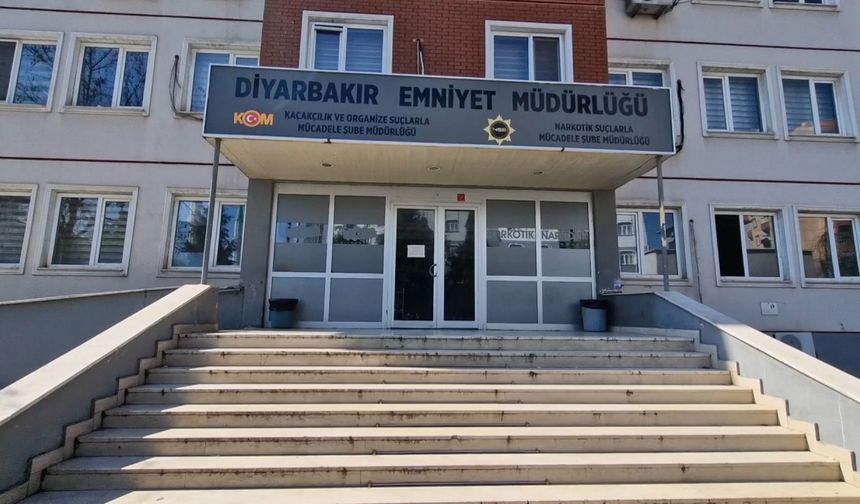 'Uluslararası silah kaçakçılığı'na 3 tutuklama; 27 silah ele geçirildi