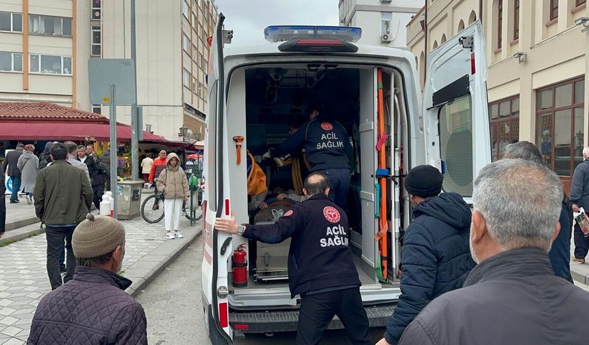 Yürürken kalp krizi geçirip, öldü