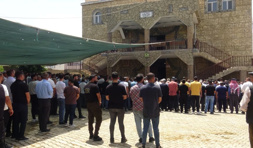 Annesi ile 2 kardeşinin öldüğü kazada Ceylan da kurtarılamadı (2)