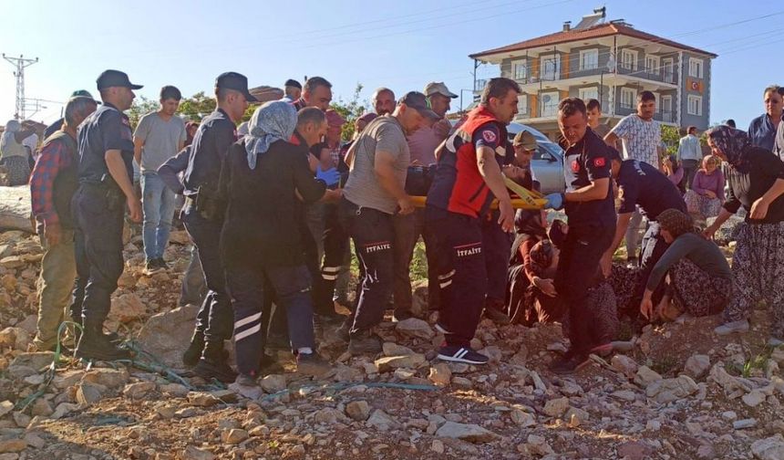 Devrilen traktördeki ortaokul öğrencisi Edanur öldü