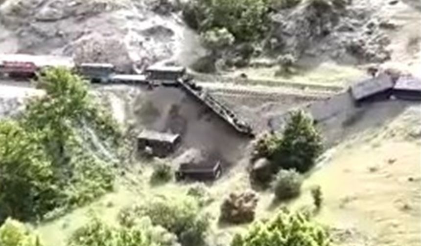 Elazığ’da yük treninin 5 vagonu raydan çıktı