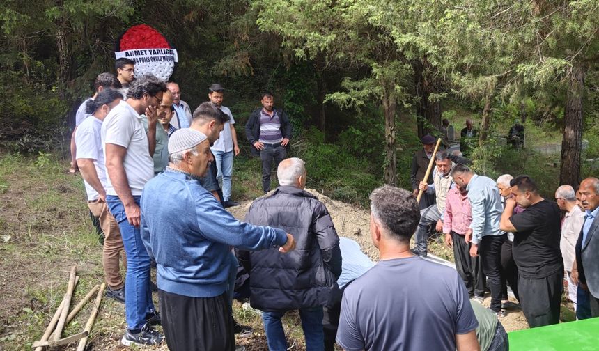 Erkek arkadaşının bıçakla öldürdüğü Şevval, toprağa verildi