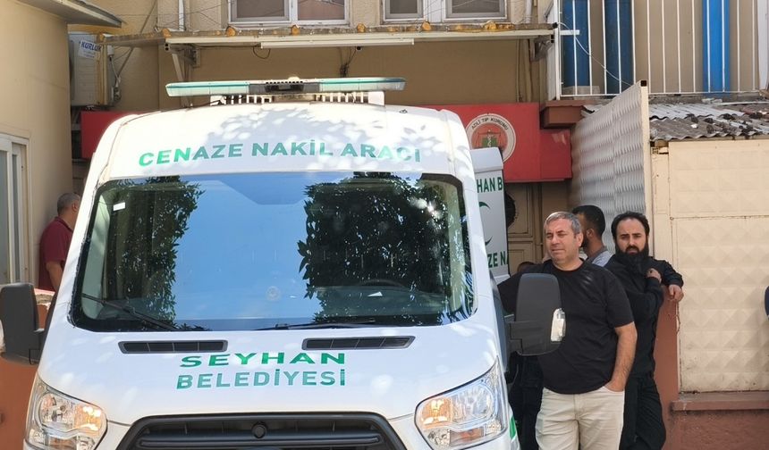 Adana'da, sulama kanalına düşen kamyonette baba ve 2 kızı hayatını kaybetti (3)
