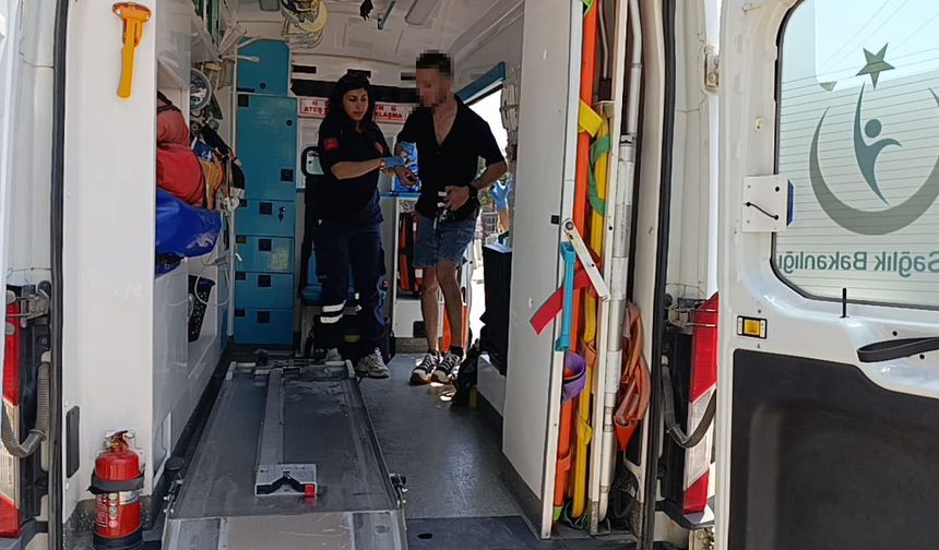 Direksiyon başında epilepsi nöbeti geçiren sürücü, kazada yaralandı