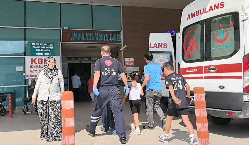 Kumbarasını açmak istediği bıçak elinden kayınca dilinden yaralandı