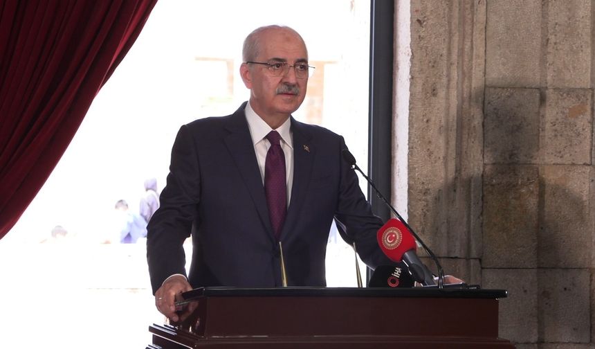 TBMM Başkanı Kurtulmuş, Anıtkabir'i ziyaret etti