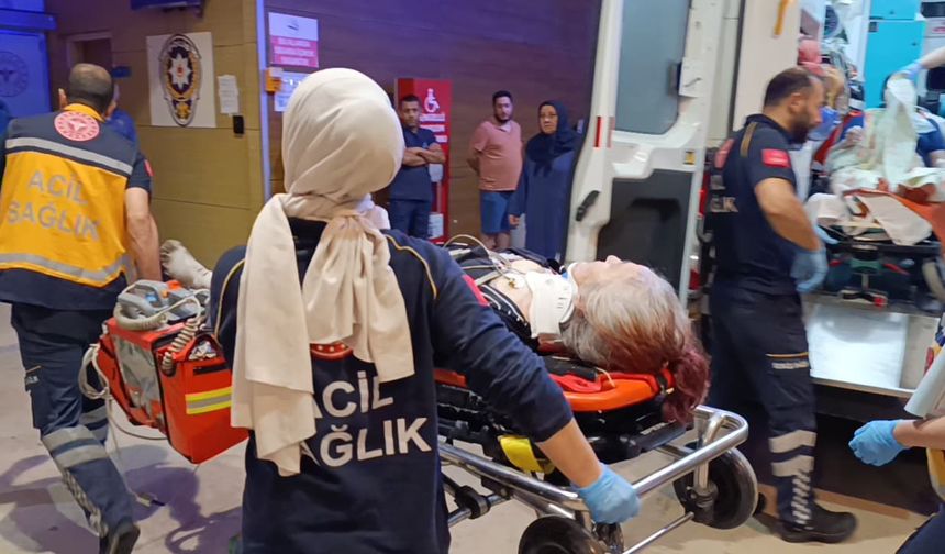 Üst geçidi kullanmayıp, yoldan karşıya geçmeye çalışan yayaya otobüs çarptı
