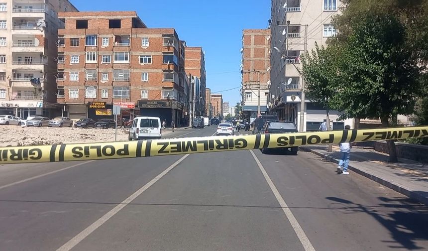 Aile içi şiddet ihbarına giden polislere ateş açıldı; 3 yaralı