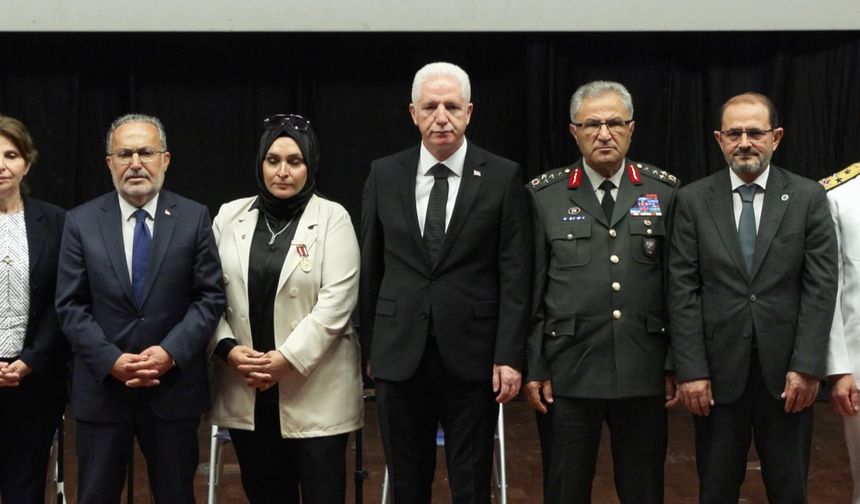 İstanbul- İstanbul Valisi Davut Gül: Millet olarak çok şey yaşıyoruz, çabuk unutuyoruz