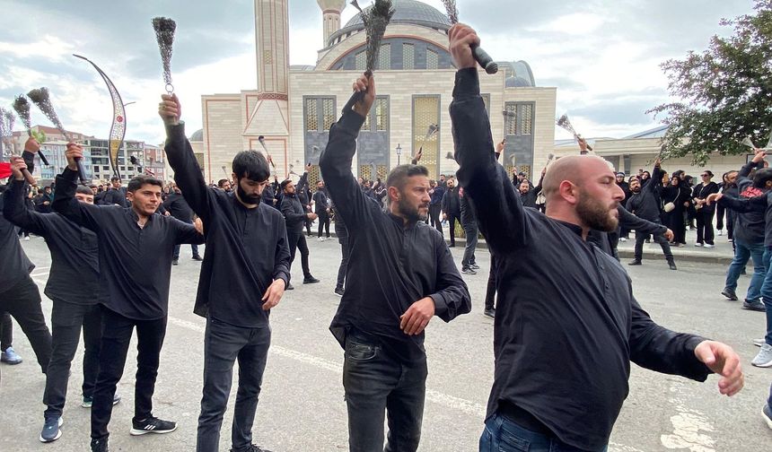 Kars’ta binlerce kişi Kerbela şehitlerini andı