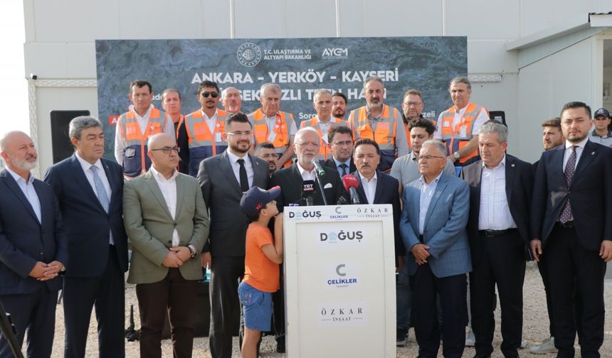 AK Parti’li Elitaş: Bilgiye ulaşmak o kadar kolay ki, cebinizde dünyayı taşıyorsunuz (2)