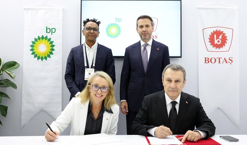 Bakan Bayraktar: 4,8 milyar metreküplük LNG alım anlaşması imzaladık