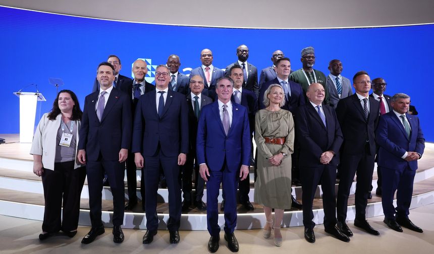 Bakan Bayraktar, İtalya'da Gastech 2025 Forumu'na katıldı