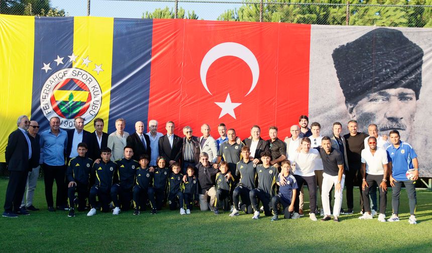 Fenerbahçe Futbol Akademisi Projesi'nin tanıtım töreni yapıldı /Metin ve ek görüntü eklendi