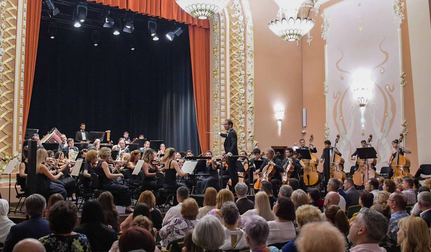 İstanbul Devlet Senfoni Orkestrası, Romanya'da konser verdi