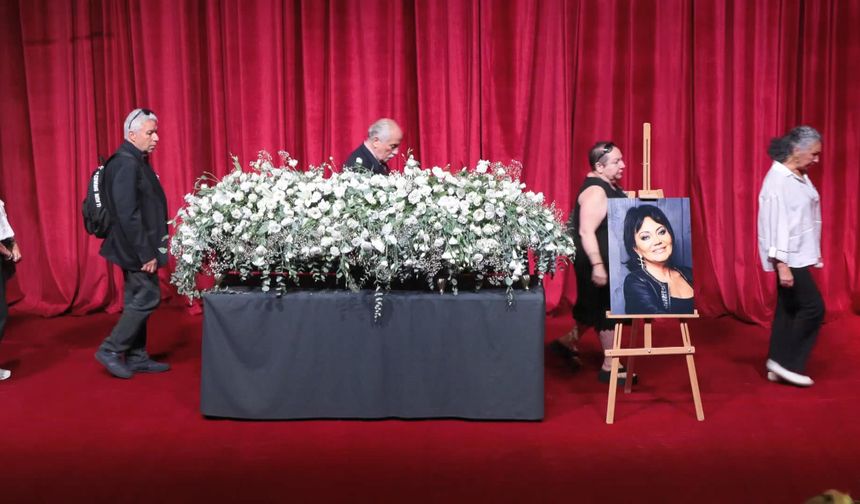 İstanbul - Tiyatro oyuncusu Anta Toros için cenaze töreni