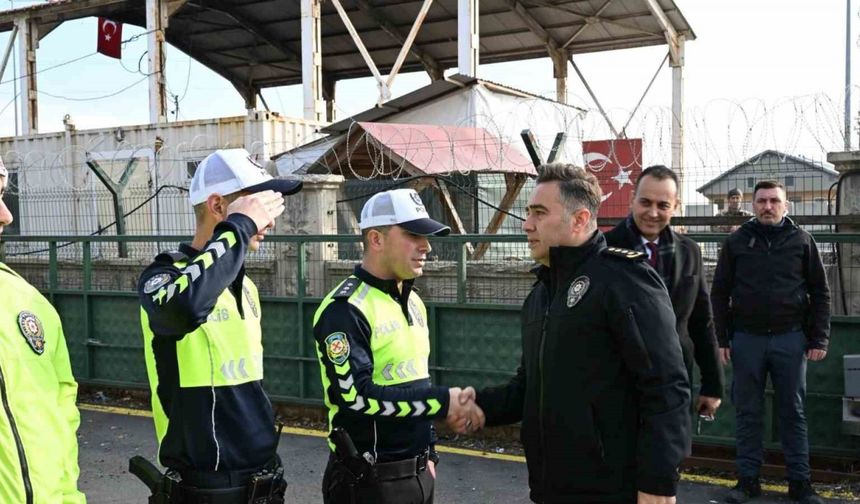 Ağrı Emniyet Müdürü Önder, trafik denetimlerini inceledi