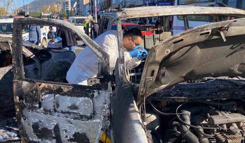 Hopa’da minibüs yangını korkuttu