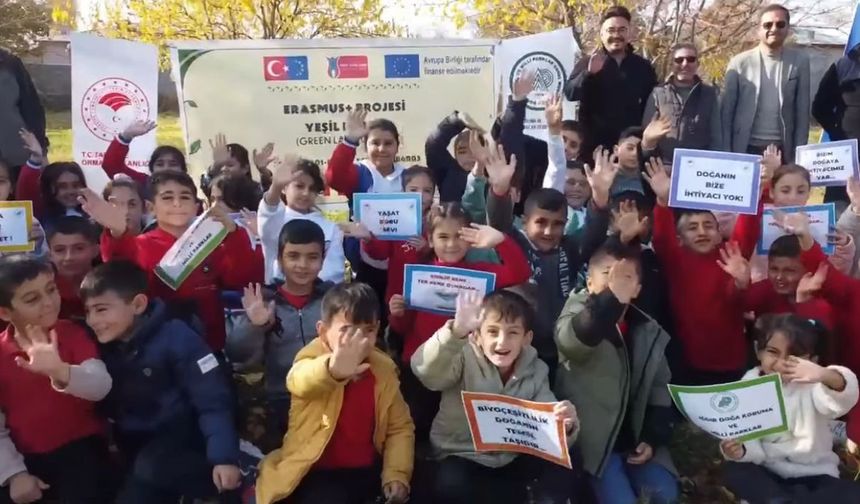 Iğdır’da "Yeşil diller" projesi kapsamında eğitim ve kuş gözlemi etkinliği