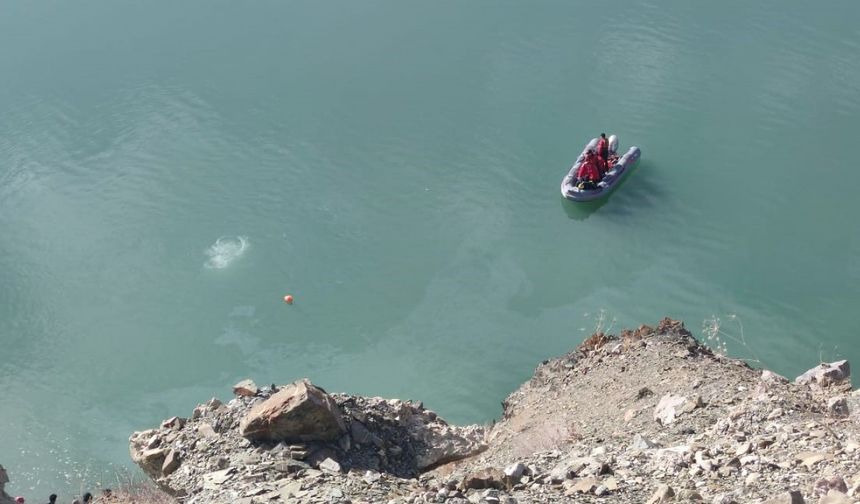 Otomobilin baraja uçtuğu kazada ölenlerin kimlikleri belirlendi