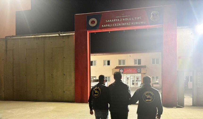 42 ve 28 yıl hapis cezası olan şahıslar jandarmadan kaçamadı