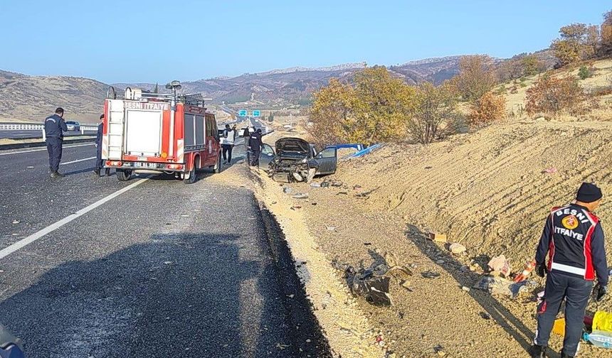 Adıyaman’da otomobil şarampole yuvarlandı