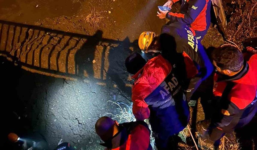 Ağrı’da köprüden düşen kişi ekiplerin hızlı müdahalesiyle kurtarıldı