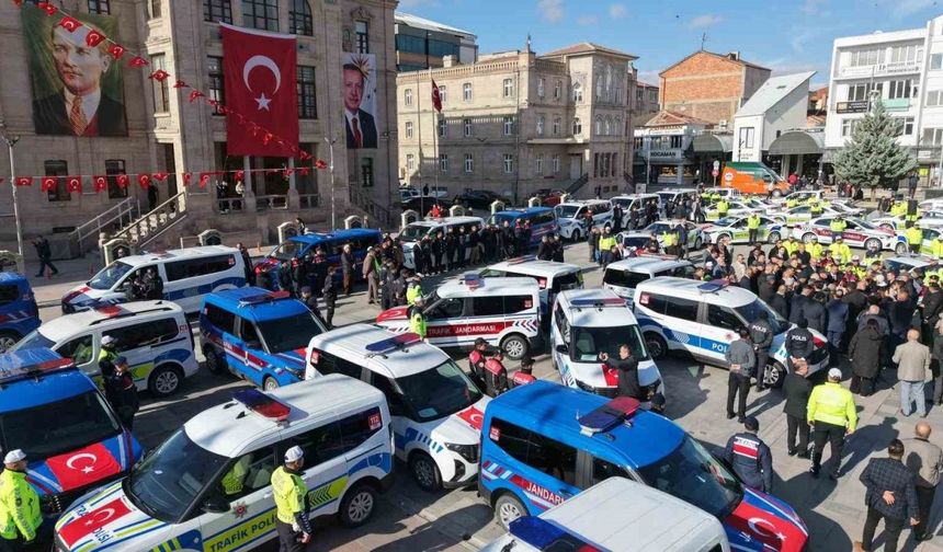 Aksaray’da emniyet ve jandarma araç filosuna 118 yeni araç katıldı