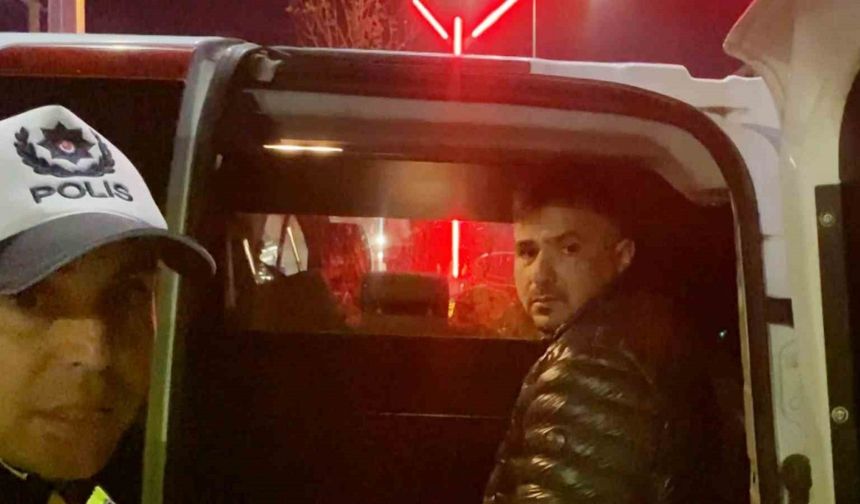 Alkollü sürücü emniyet müdürünün bulunduğu makam aracına çarptı